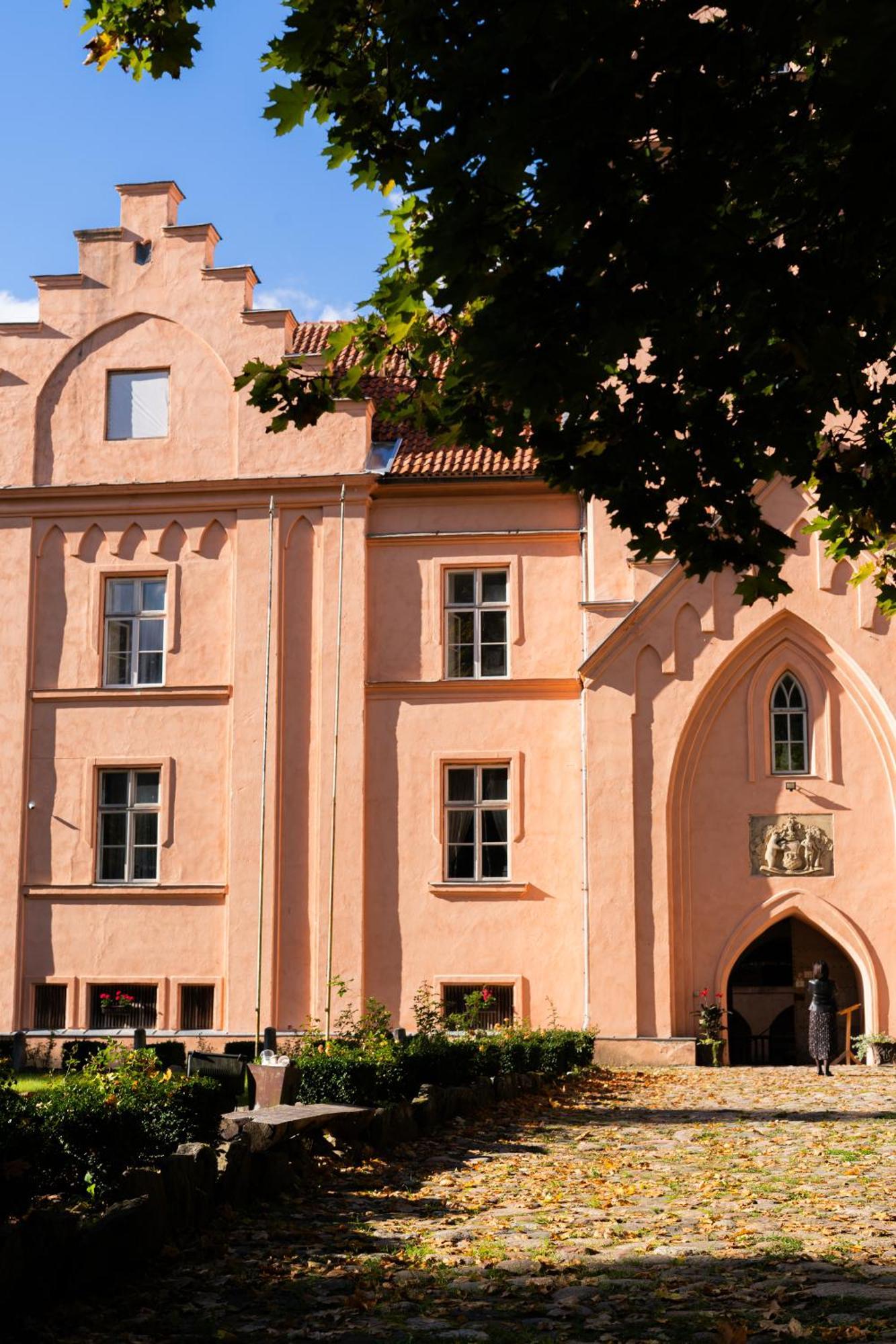 Edoles Pils Hotel Exterior foto
